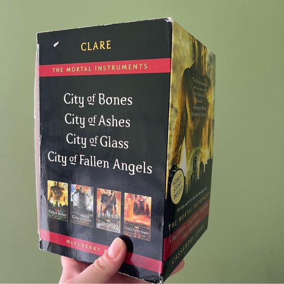 The Mortal Instruments Book Set - Picture 2 of 6